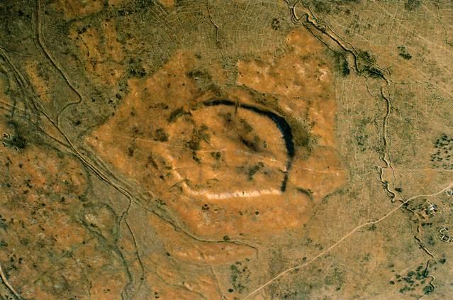 Air photo of citadel and shahristan of the medieval city Karatobe (Early Sauran) (2006).