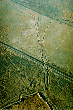 Lower section of the Big Sauran kariz. Air photo (2006).